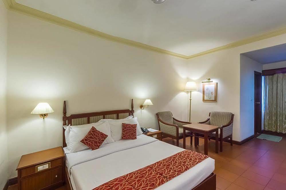 Issacs Residency Otel Munnar Dış mekan fotoğraf